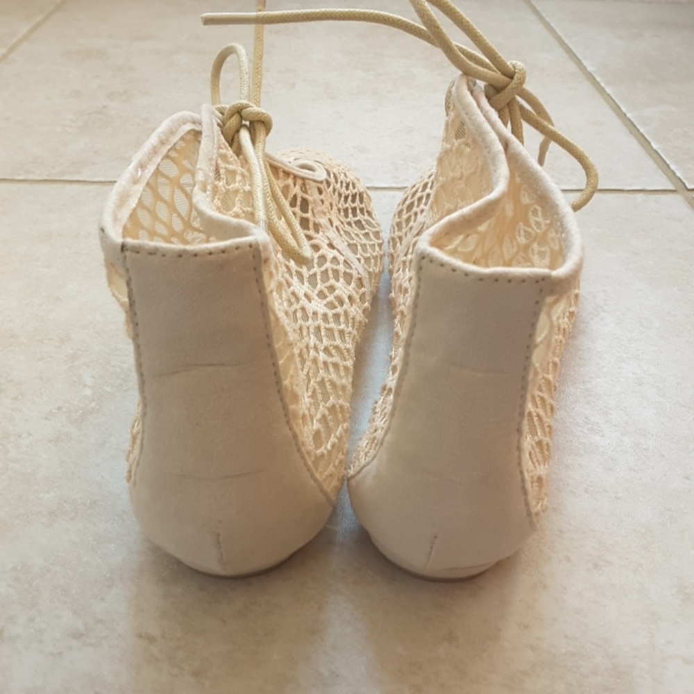 Booties Size 8 - Picture 2 of 5